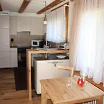 Gerbera 1 Apartment